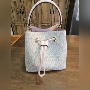 MICHAEL KORS Suri Small Logo Crossbody Bag in Vanilla Pink